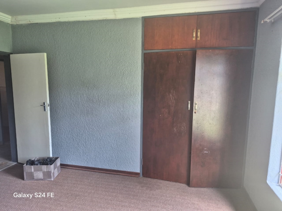 6 Bedroom Property for Sale in Rustenburg North North West